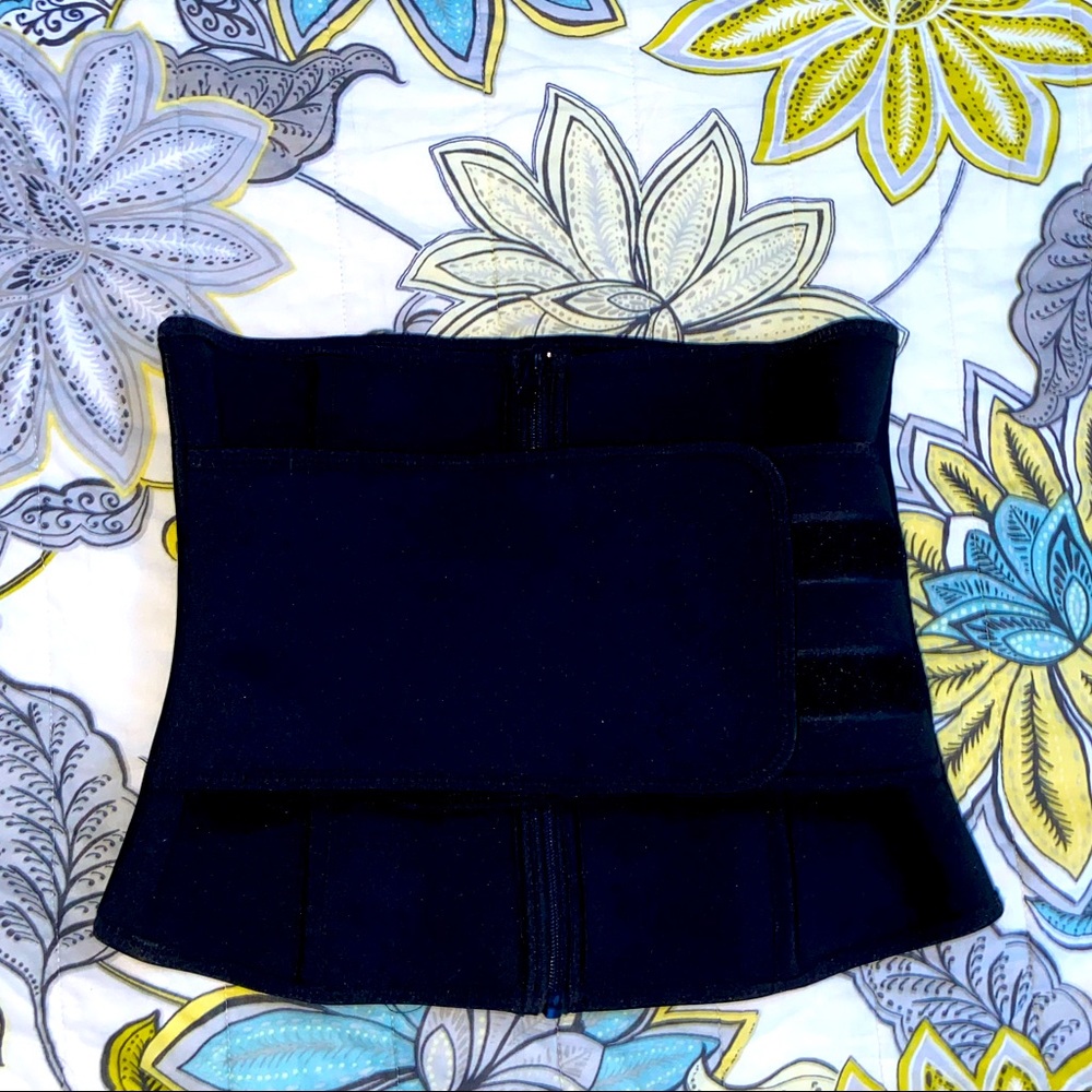 NWOT Waist Trainer-Size Large
